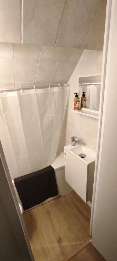 Appartement Cosy Plein Centre Conches-en-Ouche Bagian luar foto