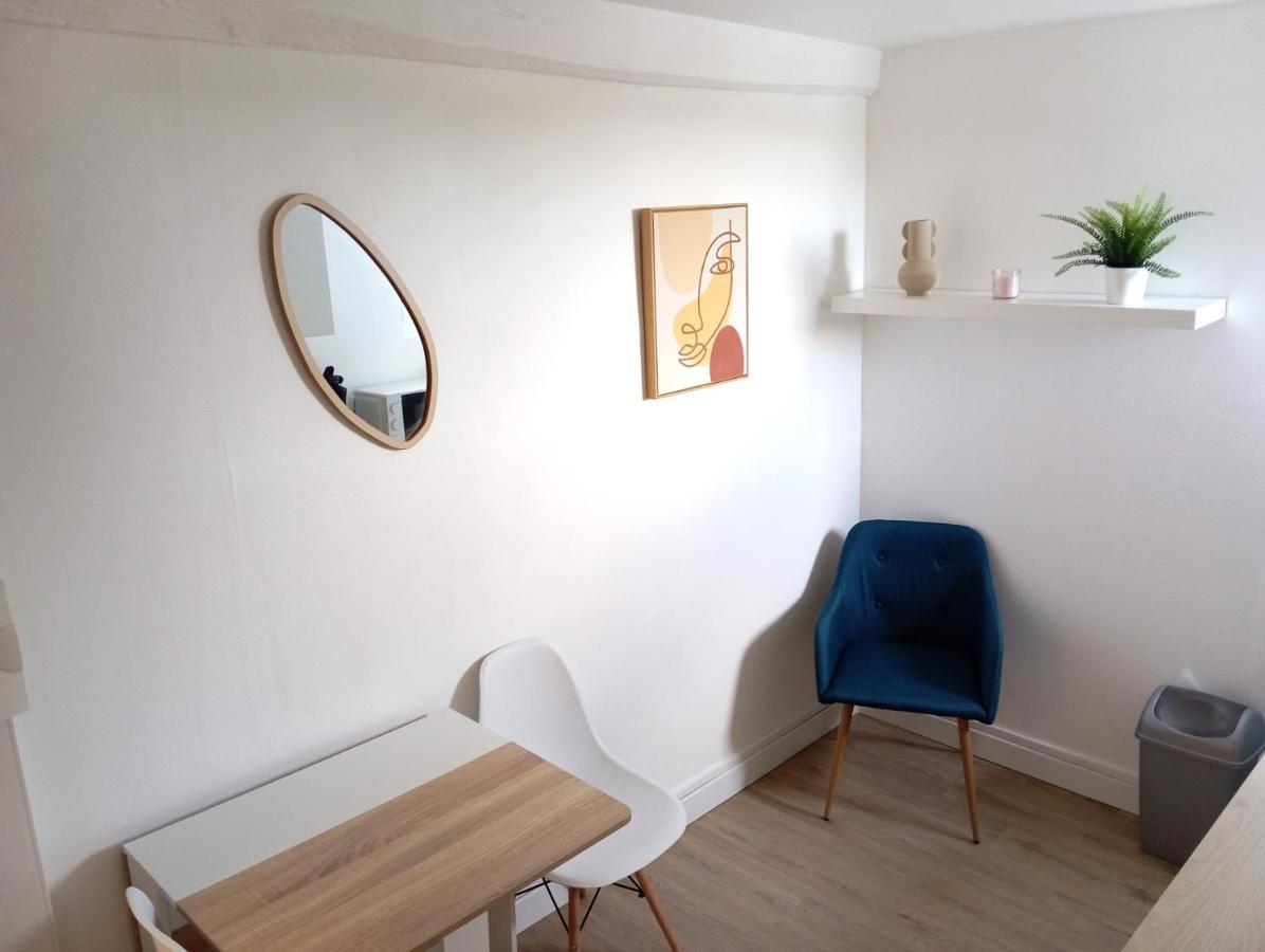 Appartement Cosy Plein Centre Conches-en-Ouche Bagian luar foto