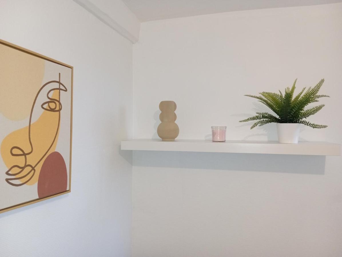 Appartement Cosy Plein Centre Conches-en-Ouche Bagian luar foto
