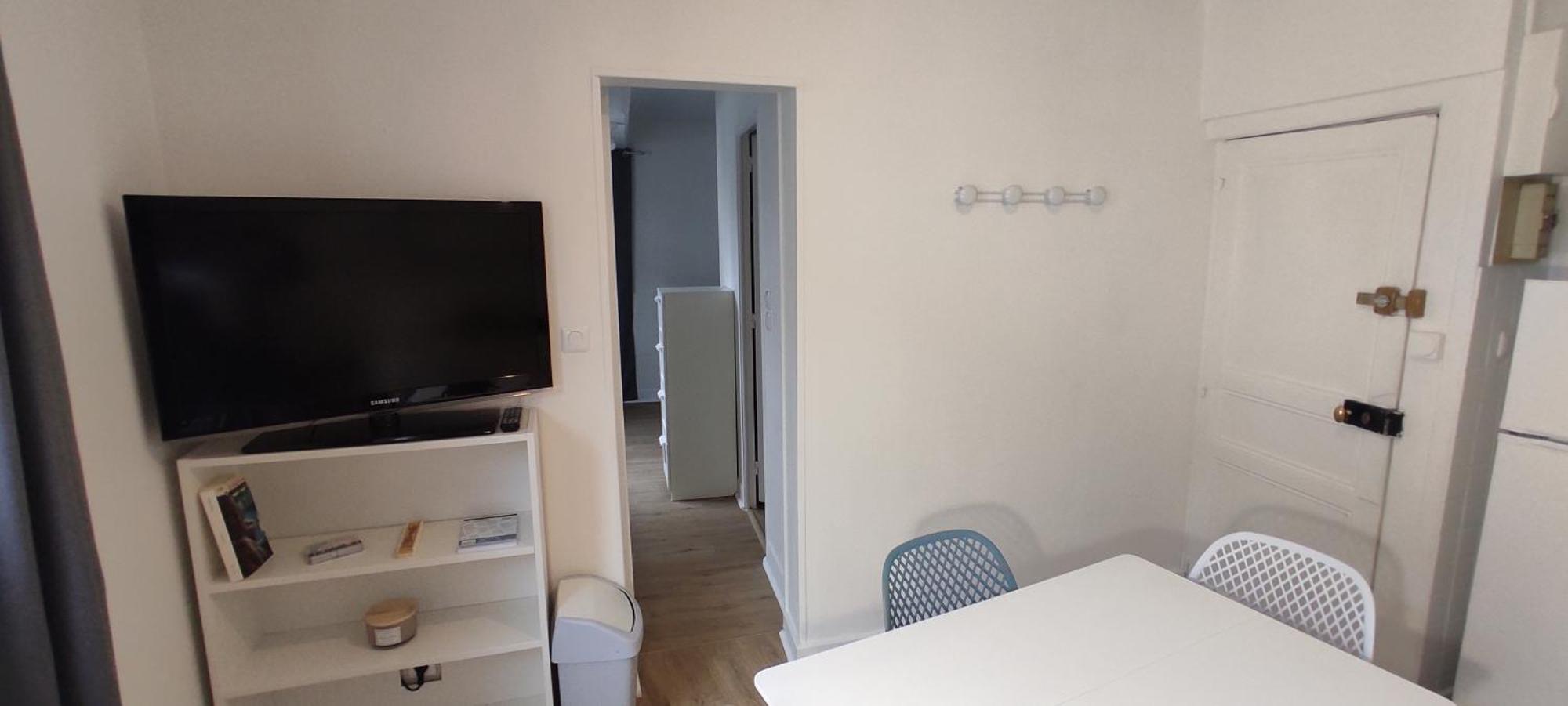 Appartement Cosy Plein Centre Conches-en-Ouche Bagian luar foto