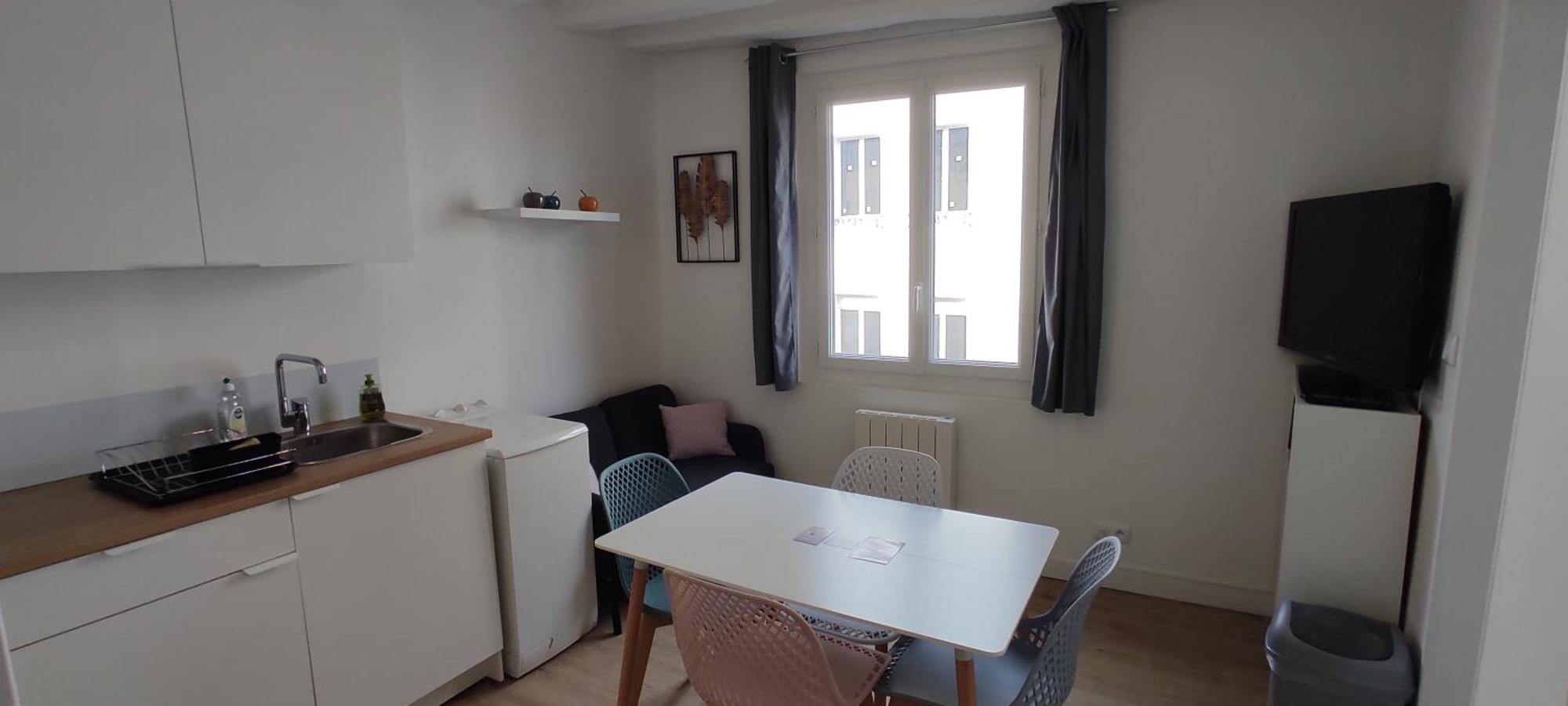 Appartement Cosy Plein Centre Conches-en-Ouche Bagian luar foto