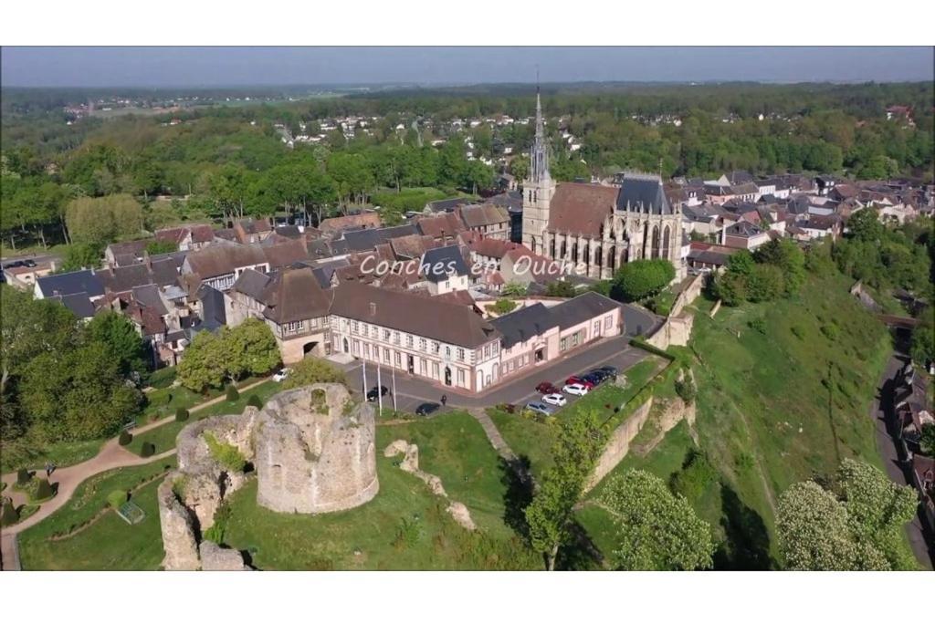 Appartement Cosy Plein Centre Conches-en-Ouche Bagian luar foto